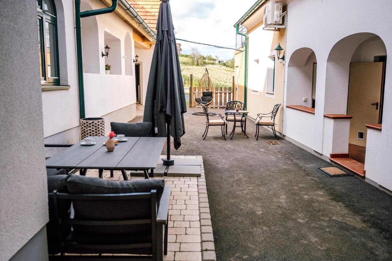 Landhaus Dasthomas Henndorf im Burgenland Екстериор снимка